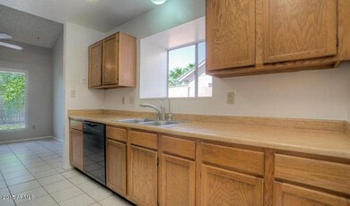 005 Kitchen