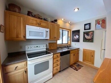 84 Clover Ln unit 758 B, Peru, VT 05152 - photo 4