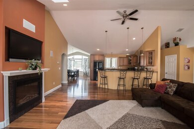 20 Pine St, Londonderry, NH 03053 - photo 5