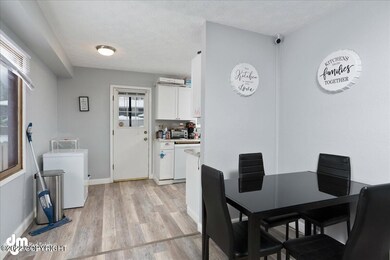 06-Dining_MAX1773
