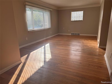 19645 Woodmont St, Harper Woods, MI 48225 - photo 4