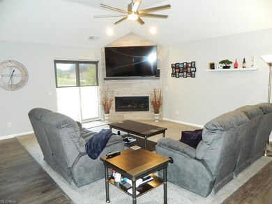 Phenominal Great Room Boasting 10-1/2' Tray Ceilin