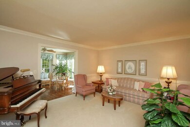 15433 Snowhill Ln, Centreville, VA 20120 - photo 4