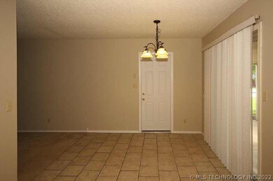 118 W 9th Place S, Claremore, OK 74017 - photo 5