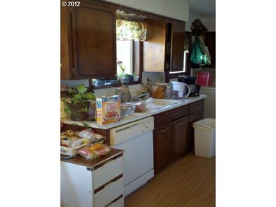 2246 Laurel St, Forest Grove, OR 97116 - photo 3