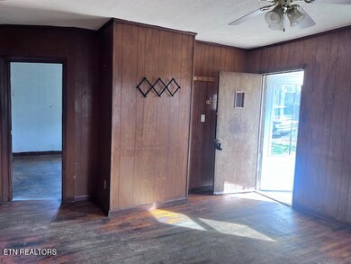 502 Thompson St, Philadelphia, TN 37846 - photo 7