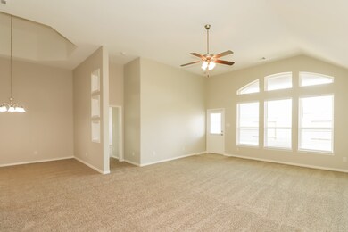 318 Burgundy Dr, Alvin, TX 77511 - photo 3