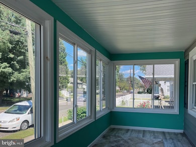 719 Hickory St, Delanco, NJ 08075 - photo 2