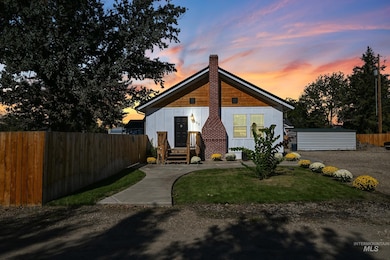 803 E Curtis Ave, Parma, ID 83660 - photo 2