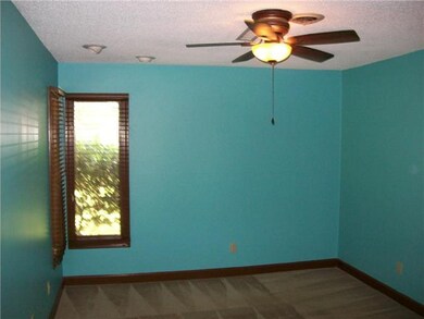 1313 Wesley St, Shelbyville, TN 37160 - photo 4