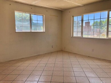 048-904726 Living Room