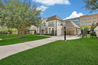 Private gated driveway with plenty of room for par