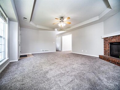 817 Coventry Ln, Raymore, MO 64083 - photo 6