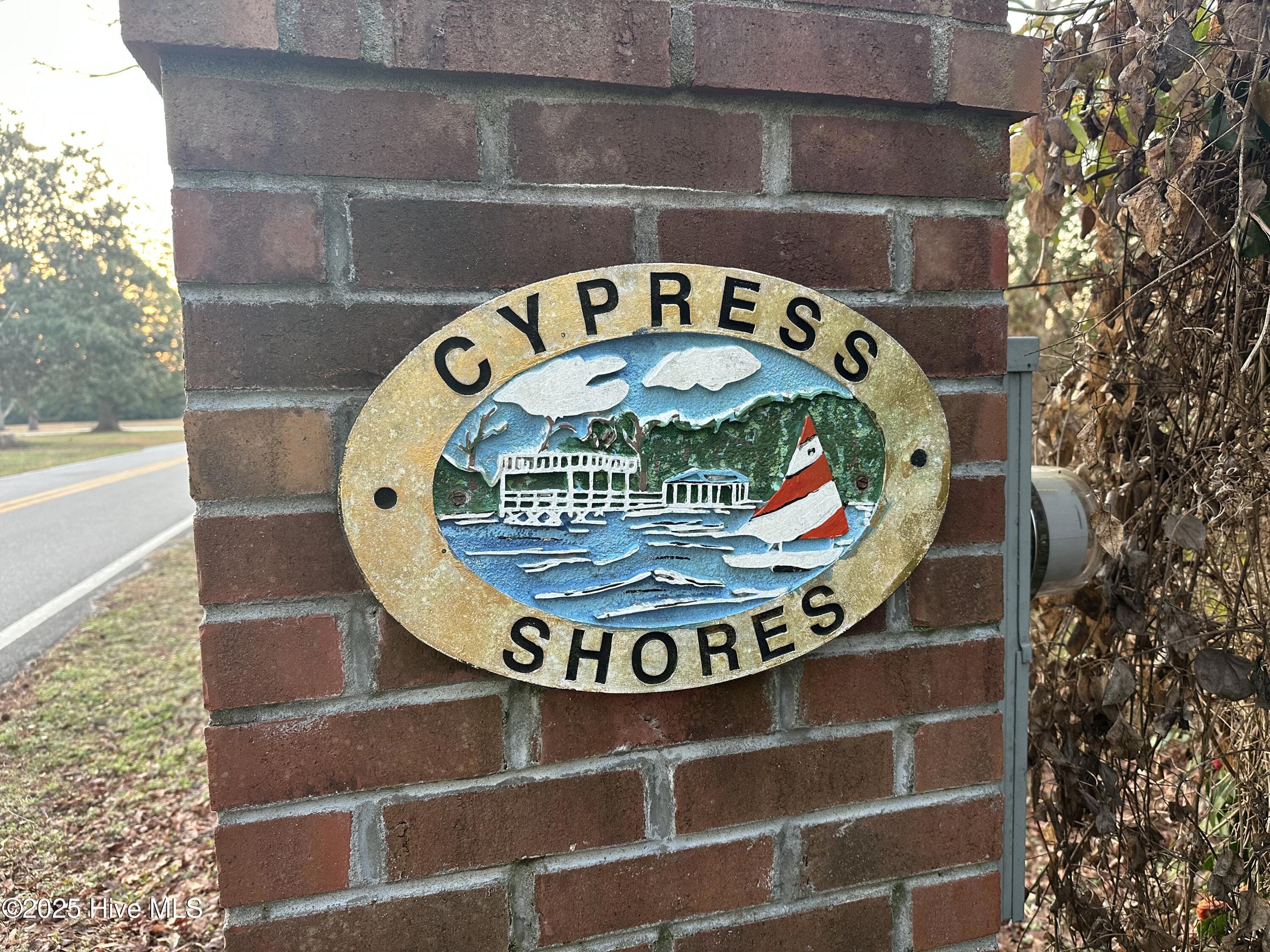 Entrance to deed lake/pier access