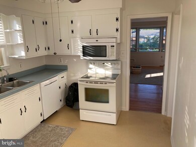 1432 Kent Cir, Winchester, VA 22601 - photo 4