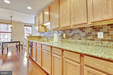 13423 Roberts Tavern Ct unit 2264, Clarksburg, MD 20871 - photo 3