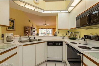 876 Gulf Pavilion Dr unit 204, Naples, FL 34108 - photo 5