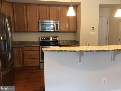 2700 Sheffield Hill Way unit 222, Woodbridge, VA 22191 - photo 6