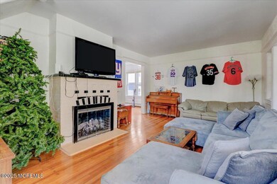 07-Family Room