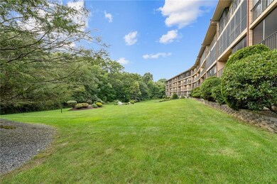 650 E Greenwich Ave unit 5-302, West Warwick, RI 02893 - photo 3