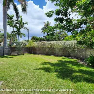 4 Zana House Backyard