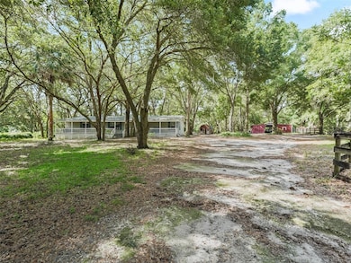 17070 SE 173rd Terrace Rd, Weirsdale, FL 32195 - photo 3