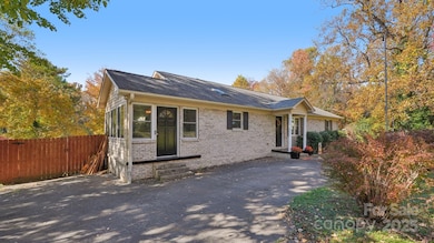 1608 Sharon Rd, Winston Salem, NC 27103 - photo 2