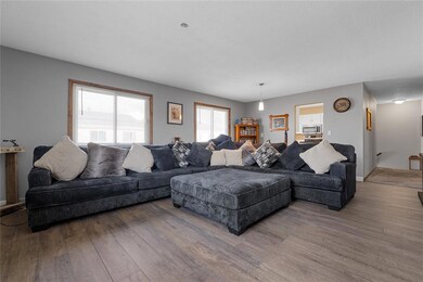 4102 Lark Ct NE, Cedar Rapids, IA 52402 - photo 5