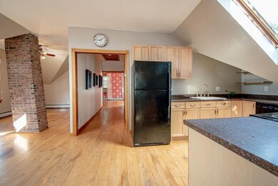 11 Larch St unit 3, Providence, RI 02906 - photo 3