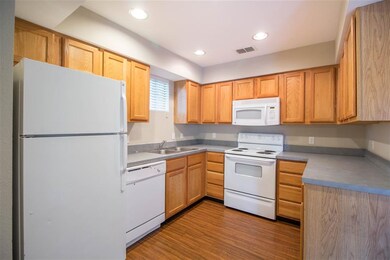 2322 Timber Oaks Ln, Tallahassee, FL 32304 - photo 4