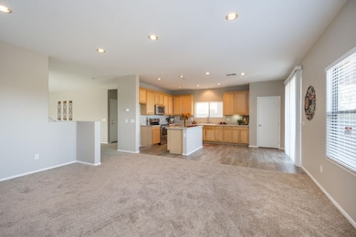 007_Family Room to Kitchen