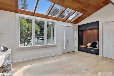 7401 92nd Place SE, Mercer Island, WA 98040 - photo 5