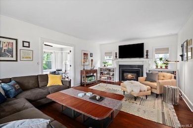 400 Manor Ridge Rd, Pelham, NY 10803 - photo 3