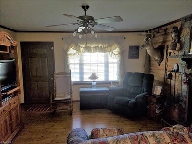 1121 Brookdale Dr, Asheboro, NC 27205 - photo 3