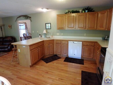 3409 SW Westport Dr, Topeka, KS 66614 - photo 4