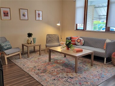 Large 15x13 living room