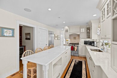 33 Oceanside Dr, Scituate, MA 02066 - photo 2