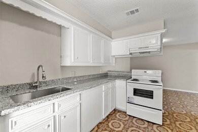 8714 Kirkland Dr, Houston, TX 77089 - photo 3