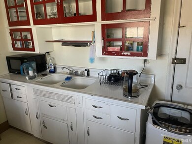 624 S Woodlawn Ave, Bloomington, IN 47401 - photo 3