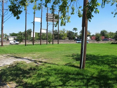 3621 Berkley St, Houston, TX 77087 - photo 4