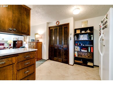 2161 Birchwood Ave, Eugene, OR 97401 - photo 7