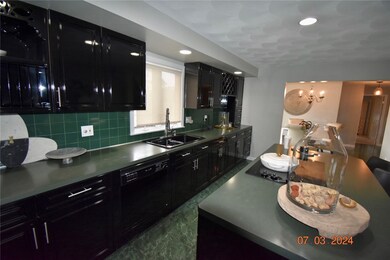 236 Vine St, Pawtucket, RI 02861 - photo 5