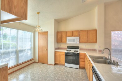 1020 Tessa Kitchen 2