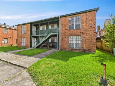114 Hummingbird Ln unit B-D, Lafayette, LA 70506 - photo 3