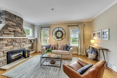 329 N Larch Ave, Elmhurst, IL 60126 - photo 3