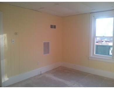 22 Crompton St, Worcester, MA 01610 - photo 3