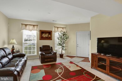 24678 Hutchinson Farm Dr, Chantilly, VA 20152 - photo 3