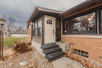 817 8th St, Lacon, IL 61540 - photo 2