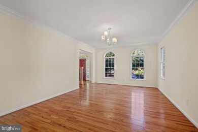 8933 Falls Farm Dr, Potomac, MD 20854 - photo 6