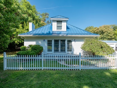 55622 Red Arrow Hwy-104